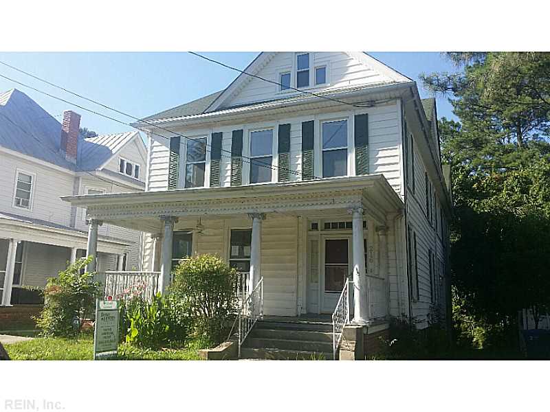 For Sale: 216 Pearl St Suffolk, VA 23434