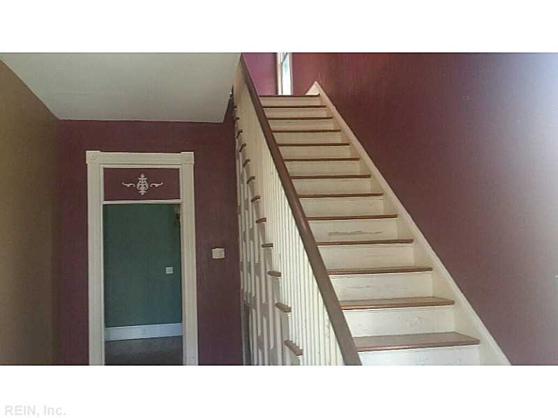 For Sale: 216 Pearl St Suffolk, VA 23434
