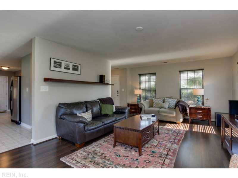 138 Rochdale Ln