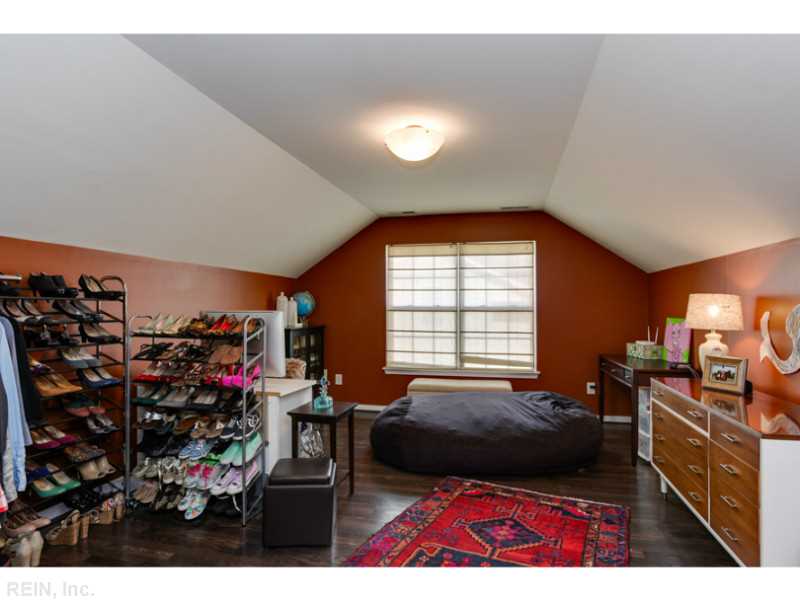 138 Rochdale Ln
