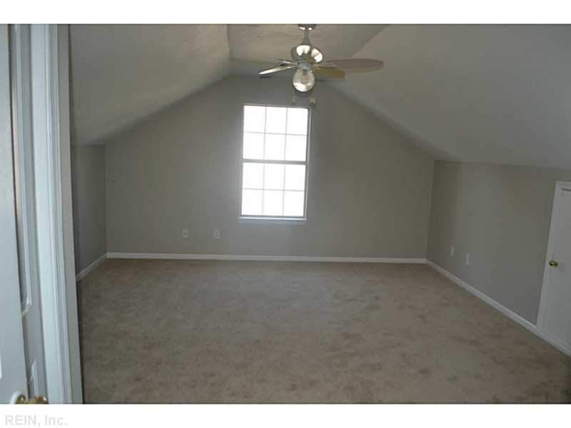 403 White Oak Ln