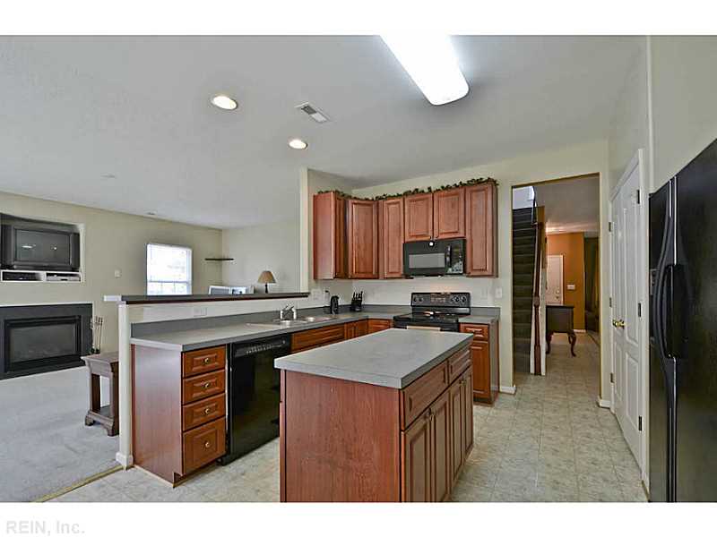 For Sale: 3055 Kempton Park Rd Suffolk, VA 23435