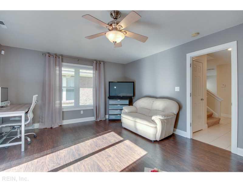 1107 Arlynn Ln