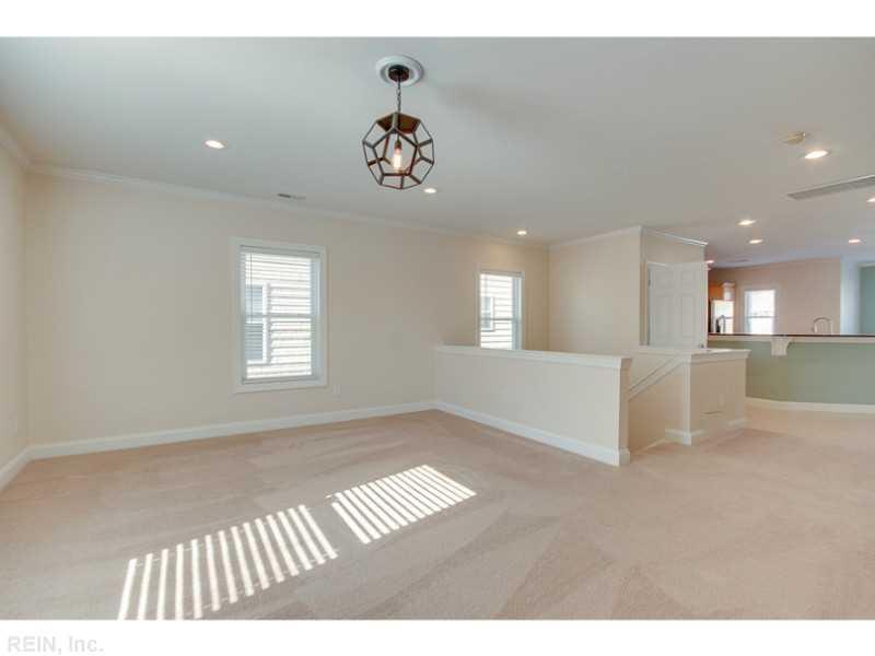 1107 Arlynn Ln