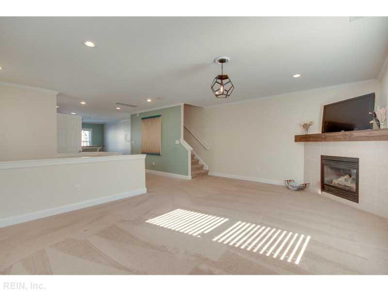 1107 Arlynn Ln