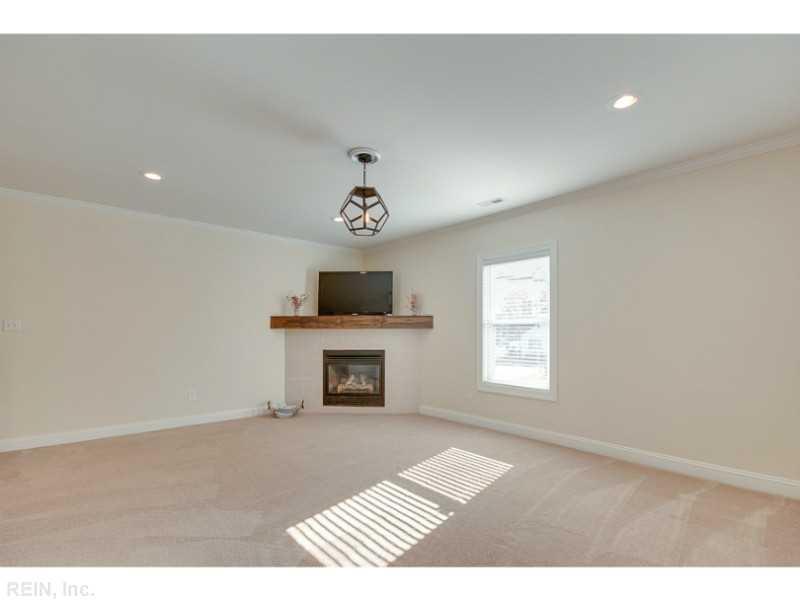 1107 Arlynn Ln