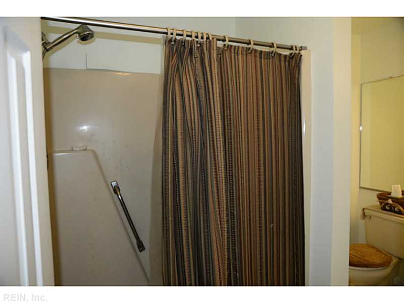 413 Harbour Pt #303