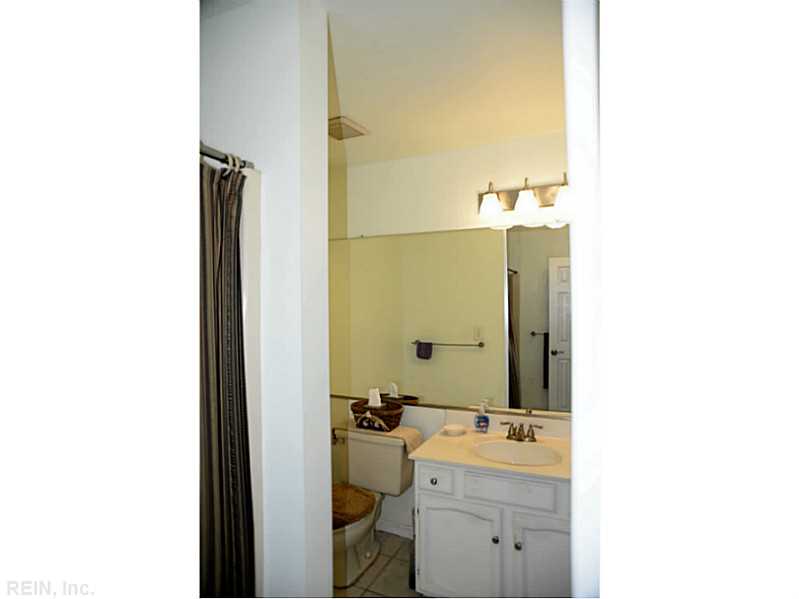 413 Harbour Pt #303