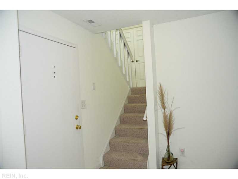 413 Harbour Pt #303