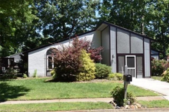 217 Applewood Ln