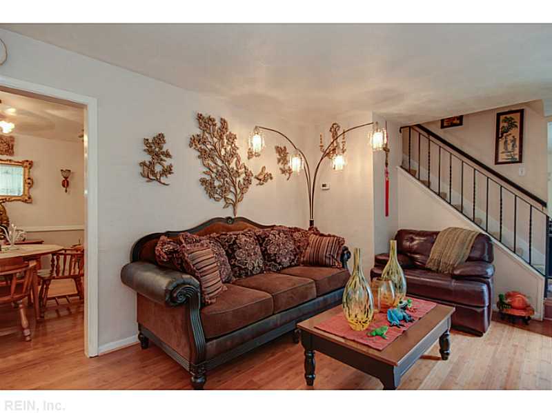 457 Dauphin Ln