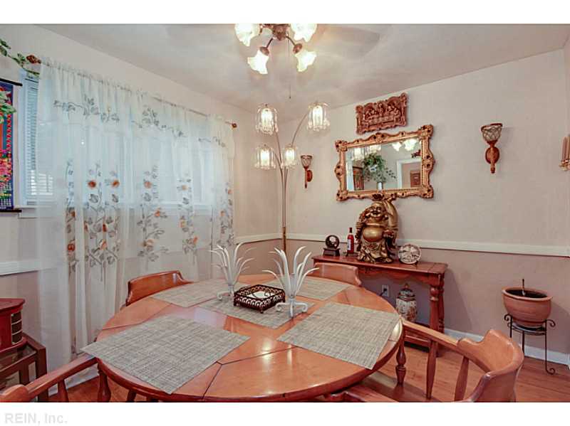 457 Dauphin Ln