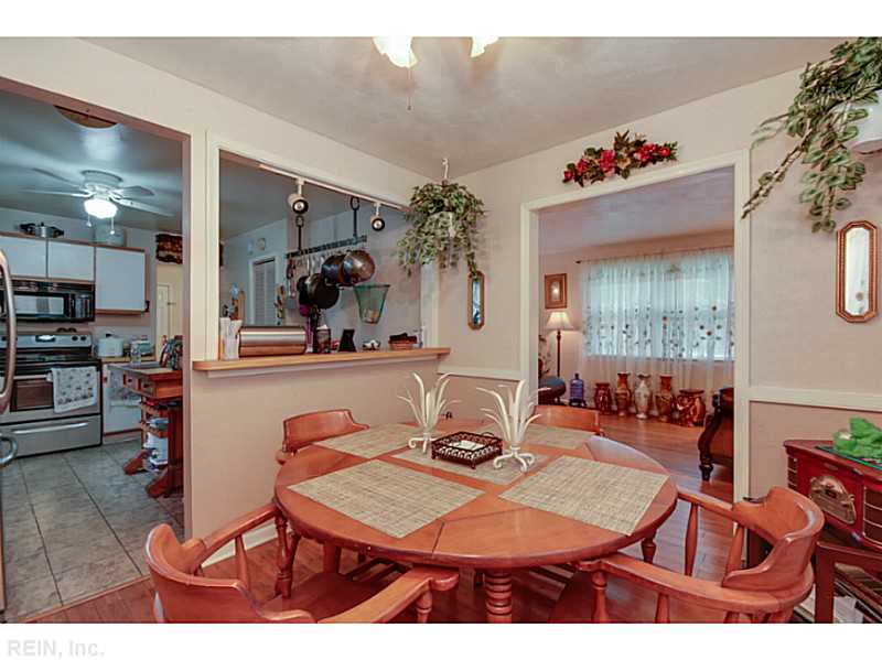 457 Dauphin Ln