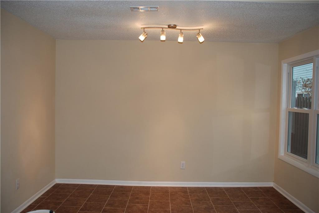 3864 Meadowbrook Ct