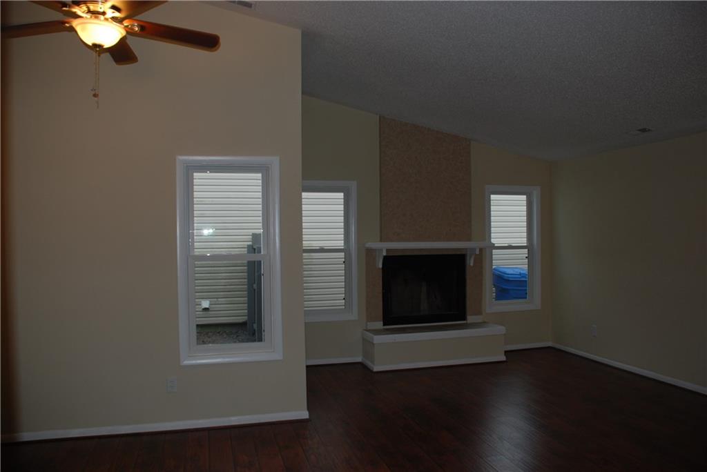 3864 Meadowbrook Ct