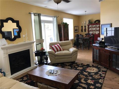 1075 Grand Oak Ln
