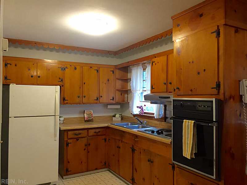 For Sale: 5513 Shadowwood Dr Virginia Beach, VA 23455