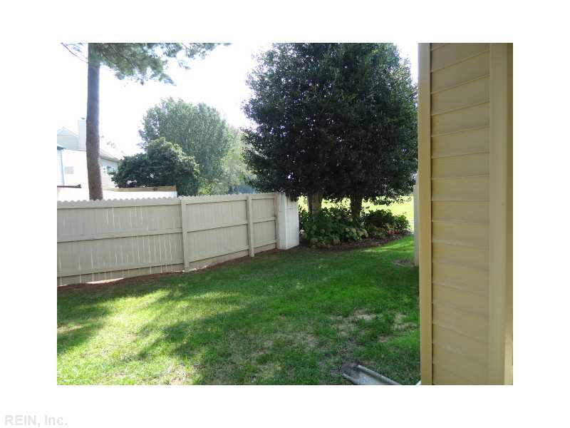 4847 Cypress Point Cir #102