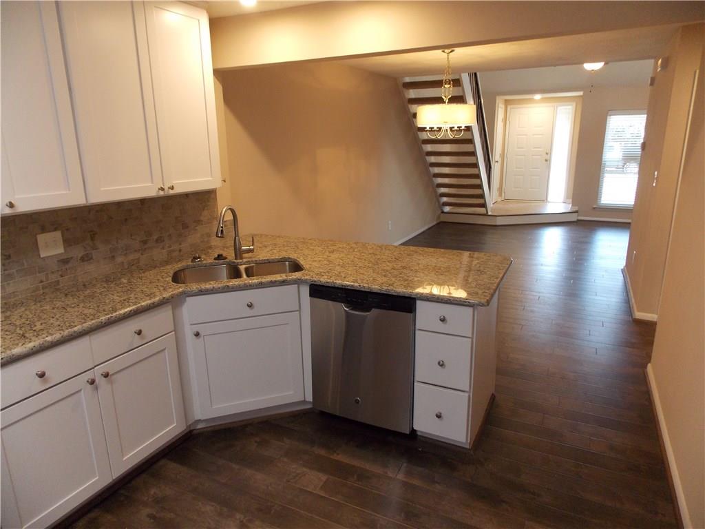 4420 Silverleaf Dr