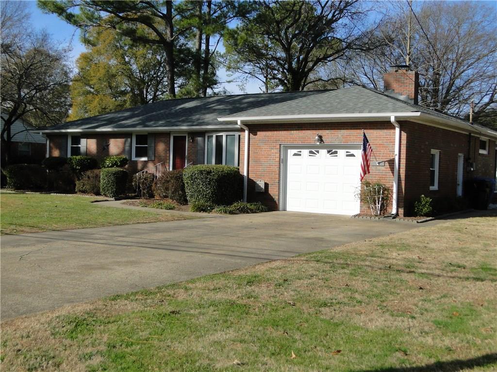 661 Edwin Dr