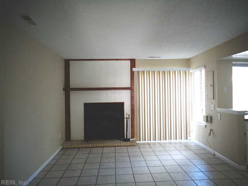 For Sale: 3825 Chimney Creek Dr Virginia Beach, VA 23462