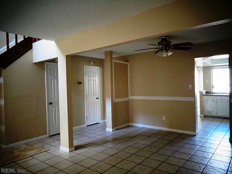For Sale: 3825 Chimney Creek Dr Virginia Beach, VA 23462