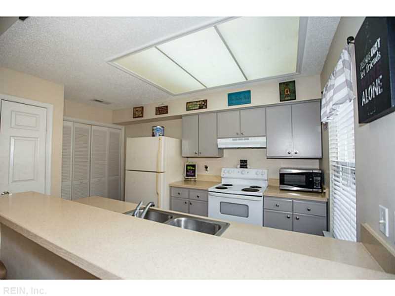 743 Harbor Springs Trl