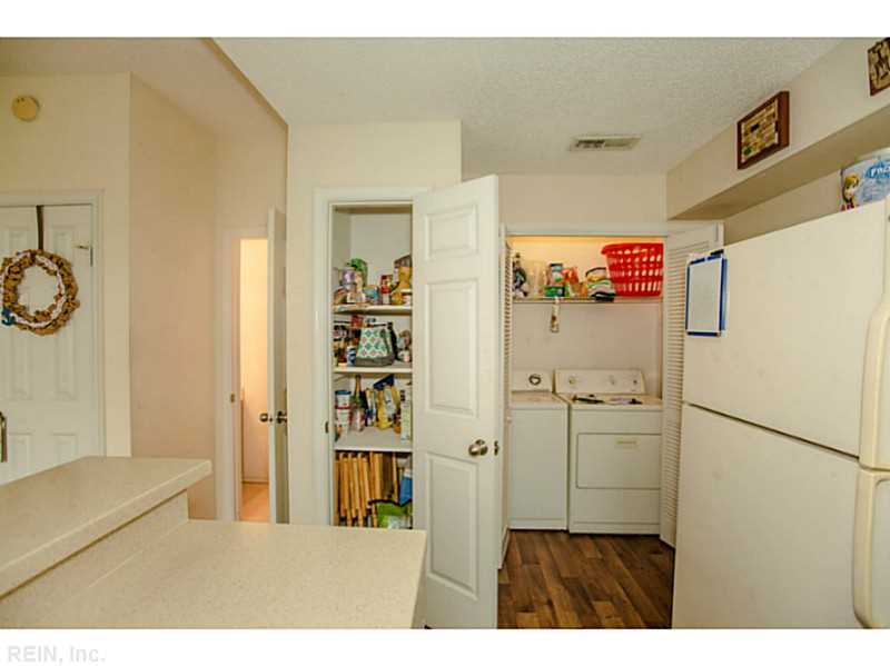 743 Harbor Springs Trl