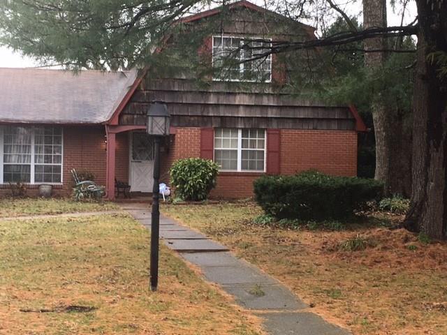 6100 Adelphi Cir