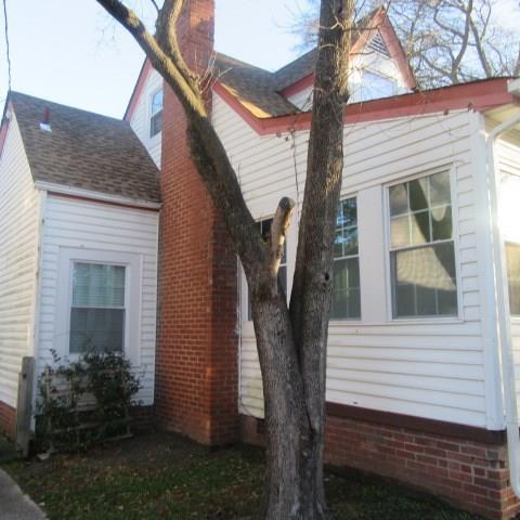 182 W Randall Ave