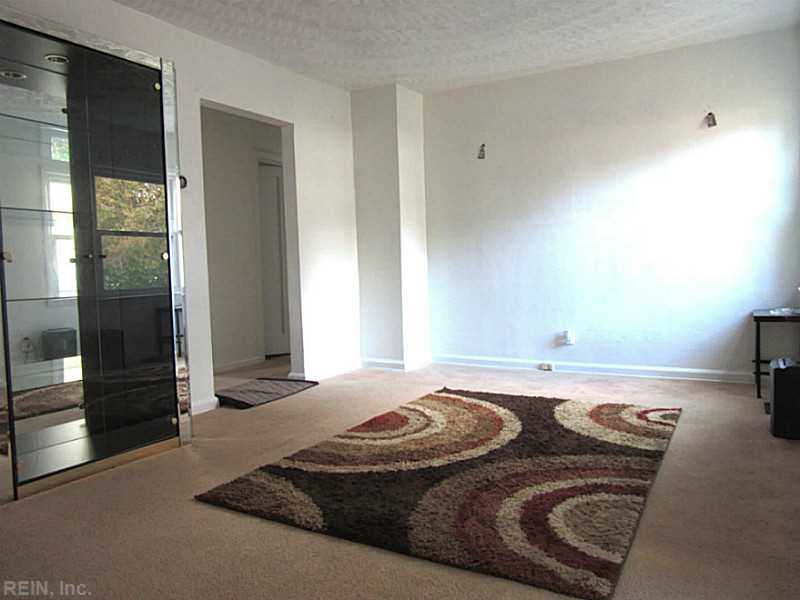 335 New St