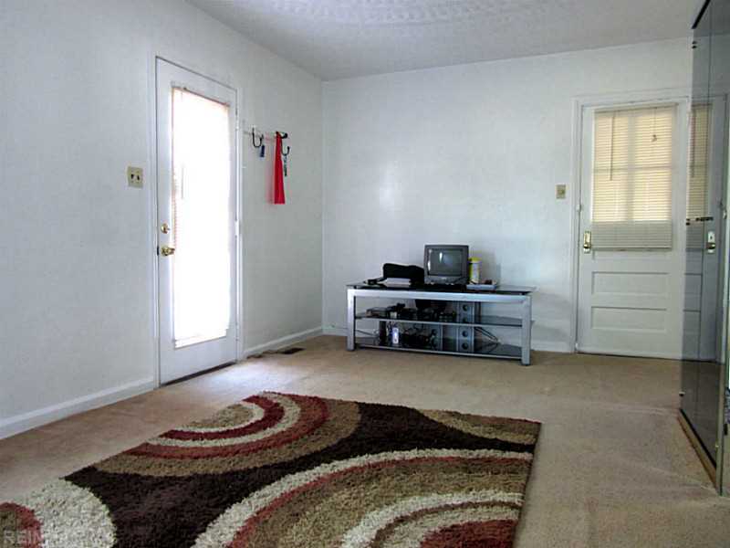 335 New St