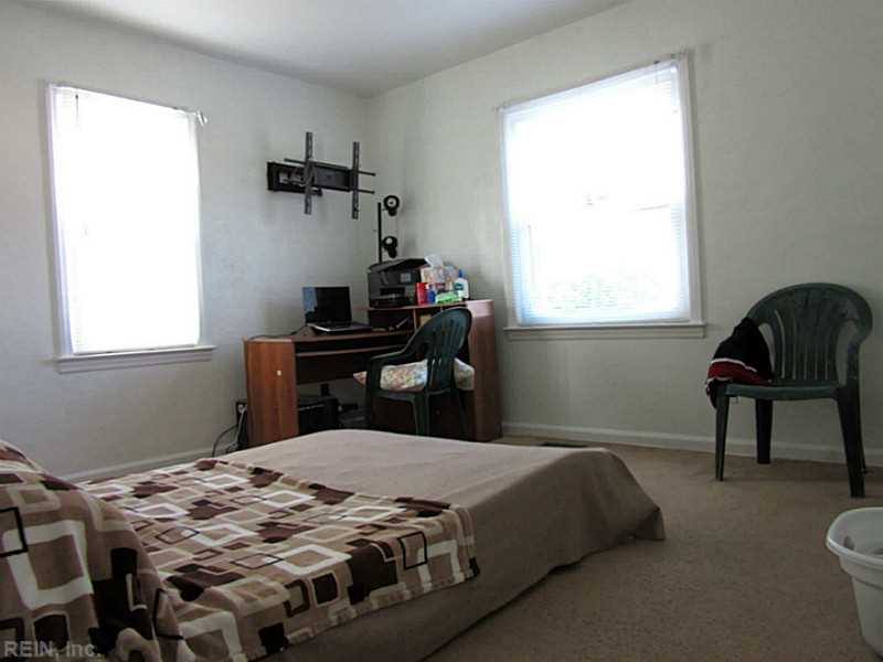 335 New St