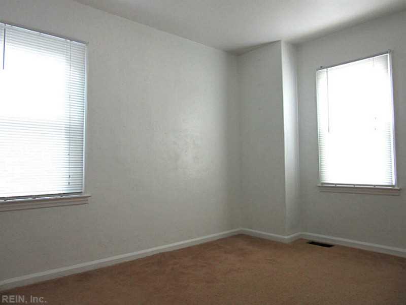 335 New St
