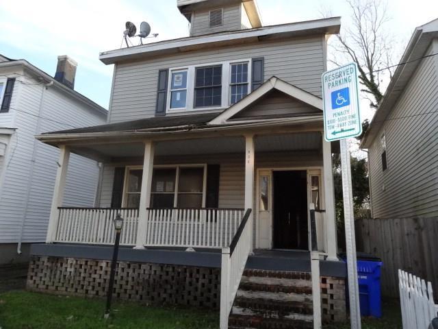 835 Lexington St