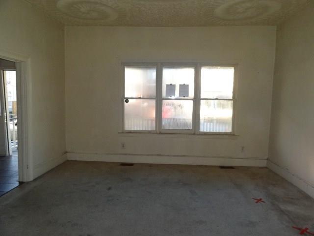 835 Lexington St