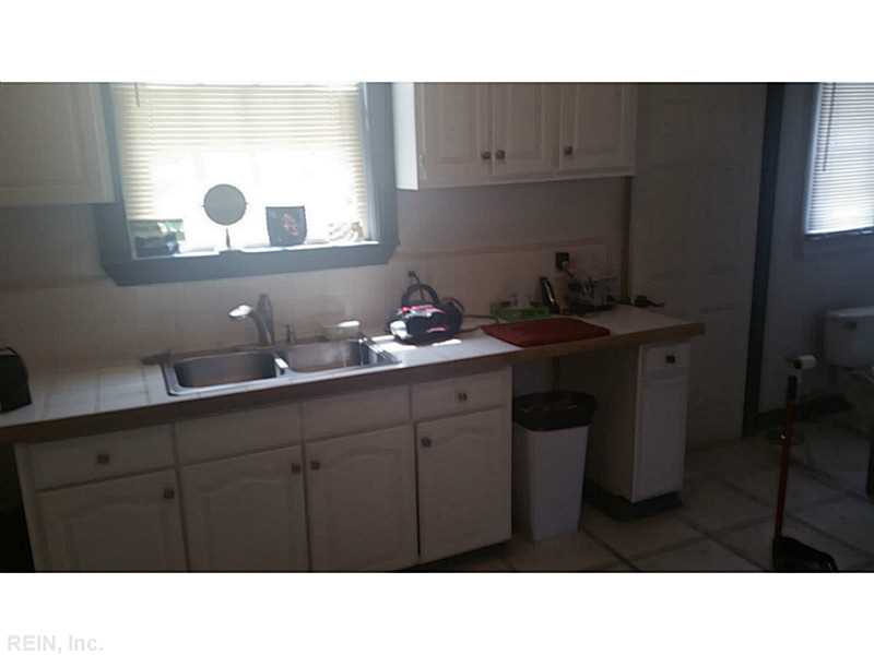 For Sale: 860 B Ave Norfolk, VA 23504