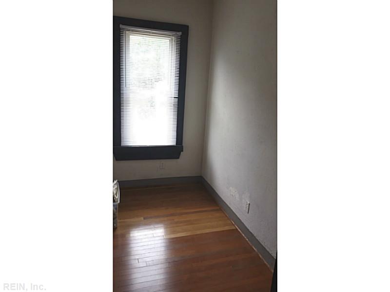 For Sale: 860 B Ave Norfolk, VA 23504