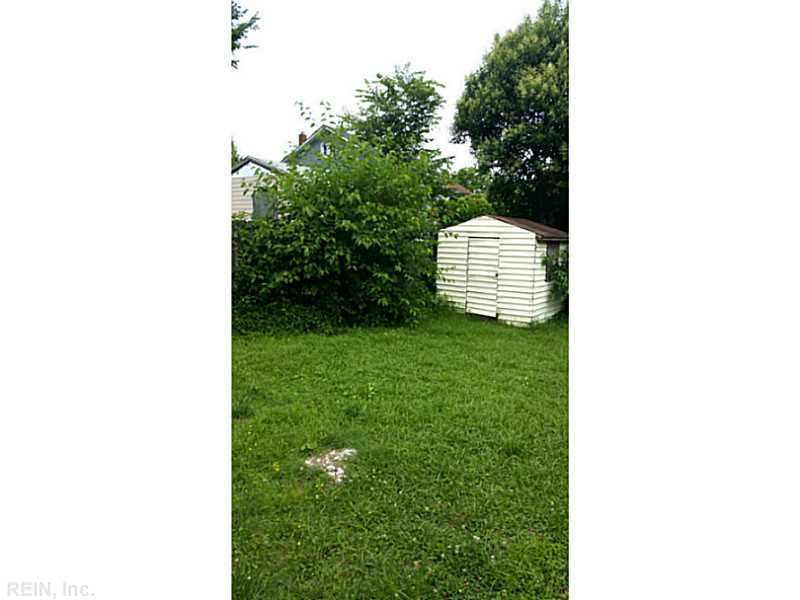 For Sale: 860 B Ave Norfolk, VA 23504