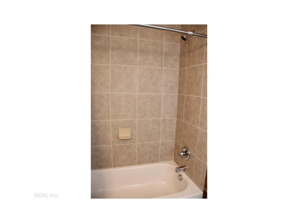 8171 Hardwood Ct