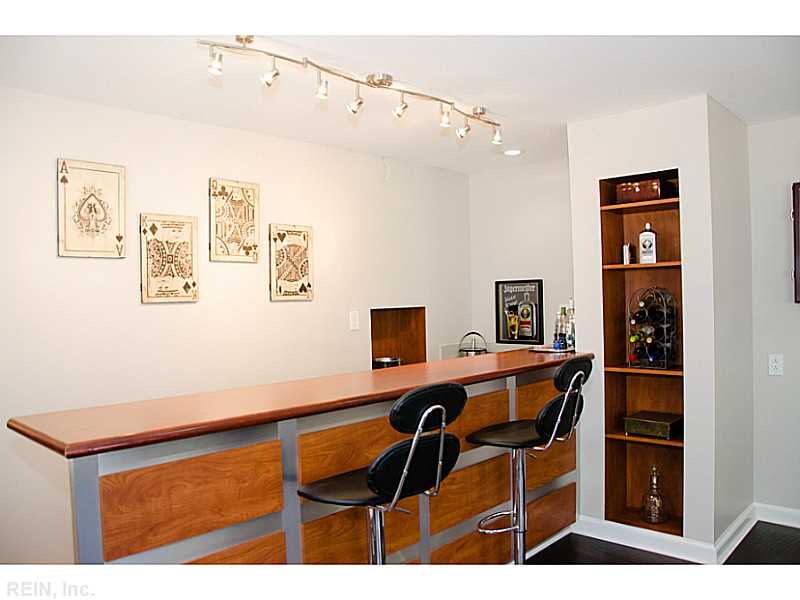 For Sale: 25 Cedar Ln Newport News, VA 23601