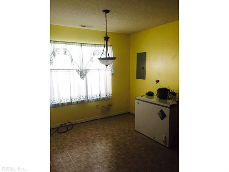 320 Town Pointe Way