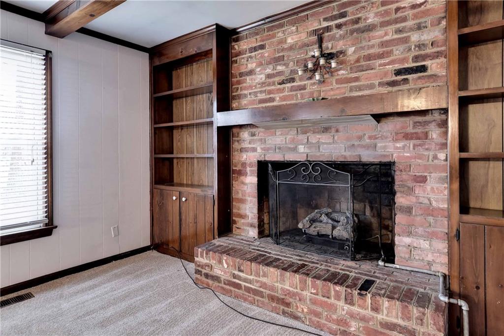 595 Windjammer Cres