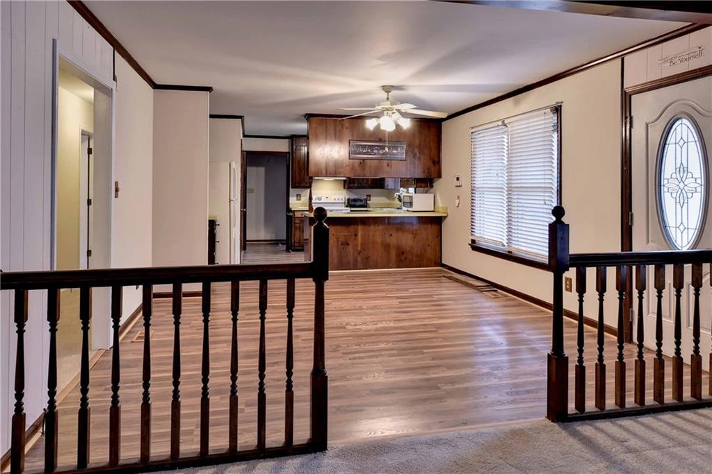 595 Windjammer Cres