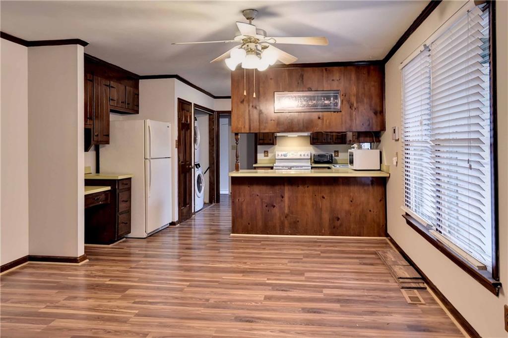 595 Windjammer Cres