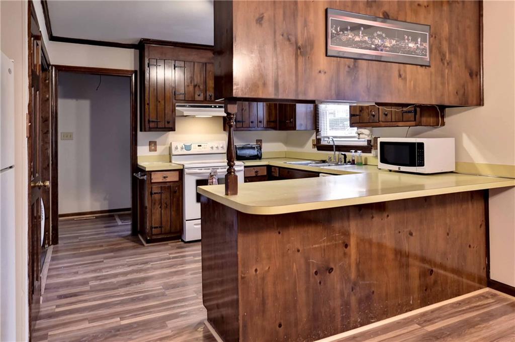 595 Windjammer Cres