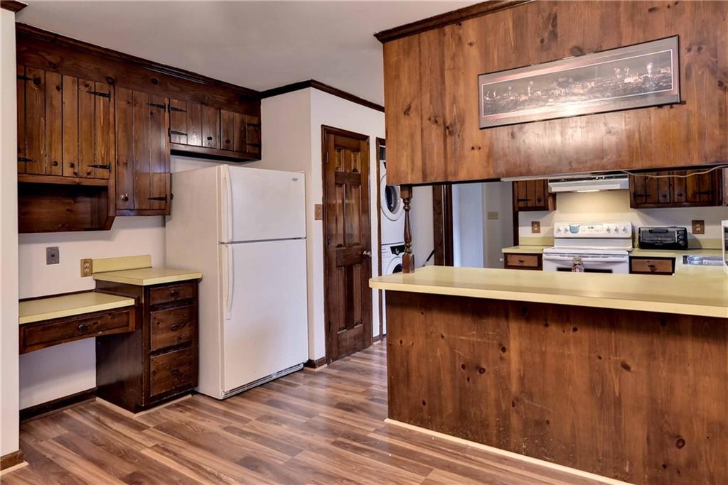 595 Windjammer Cres