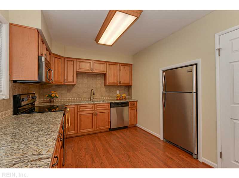 For Sale: 125 Gwynn Cir Newport News, VA 23602