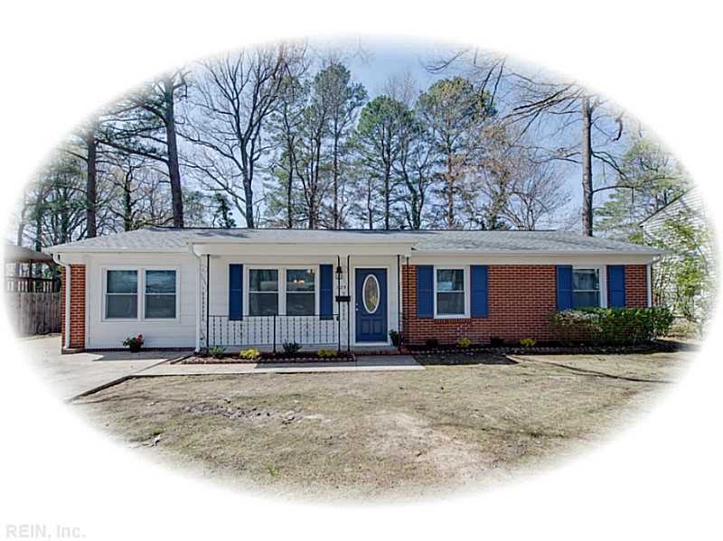 For Sale: 125 Gwynn Cir Newport News, VA 23602