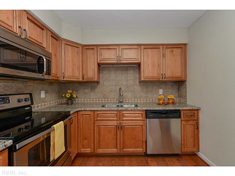 For Sale: 125 Gwynn Cir Newport News, VA 23602